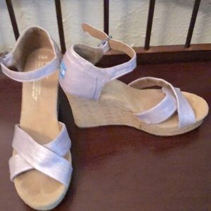 Tom’s light lavender color size 6.5
